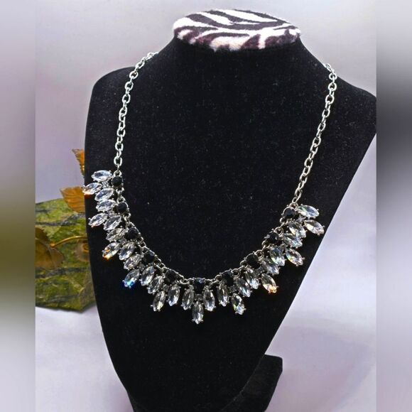 "5/$25" Vintage Paparazzi Silvertone Black Rhinestone Statement Bib Necklace - Picture 1 of 10